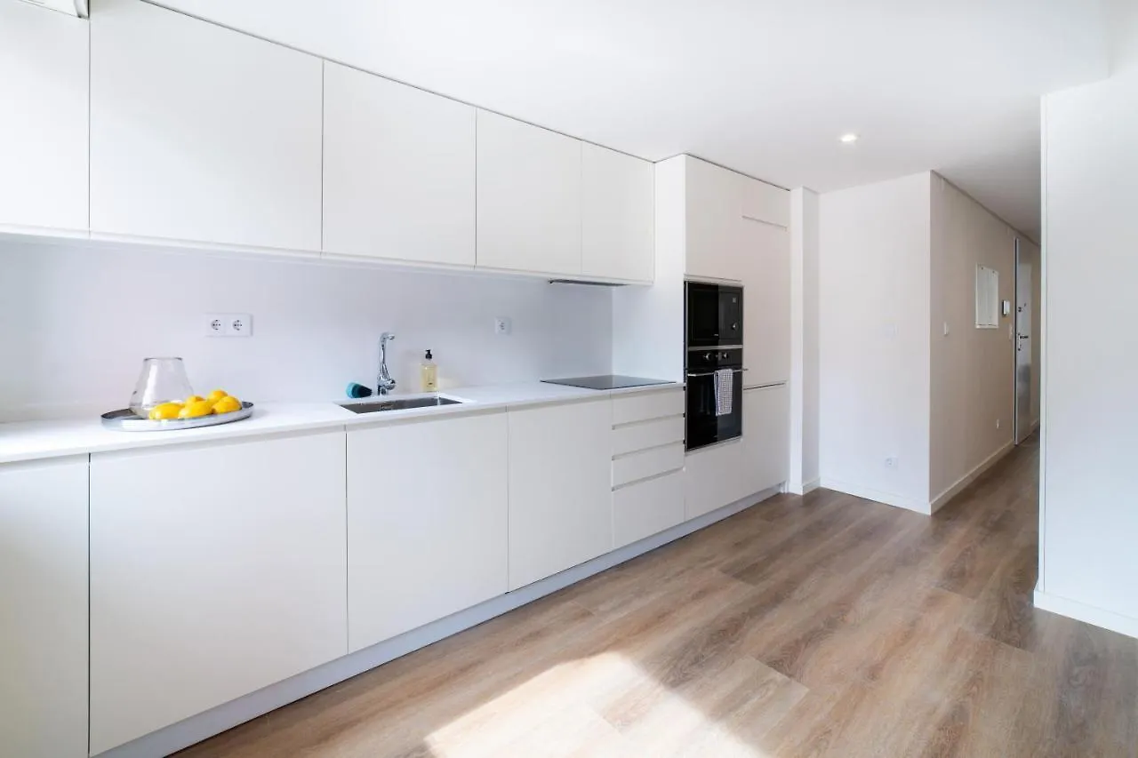 Lusiadas 53 2ºd - Beautiful Two-Bedroom Apartment Lisbon Portugal